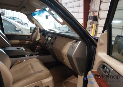 2010 Ford Expedition Eddie Bauer/King Ranch z USA, uszkodzony, nr VIN 1FMJU1J50AEA53855